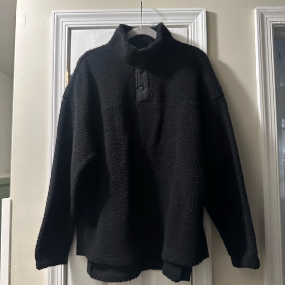 Old Navy black fleece medium pullover - Picture 1 of 4